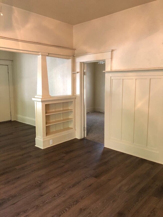 Building Photo - Adorable 7 bedroom house directly across from Chico State! Available July!