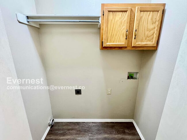Building Photo - Lovely 3-Bedroom Home with Modern Amenitie...