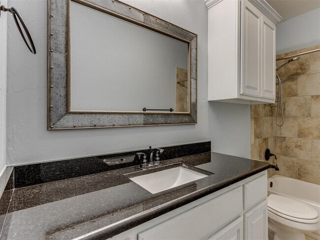 Building Photo - 7201 Meadow Lake Dr