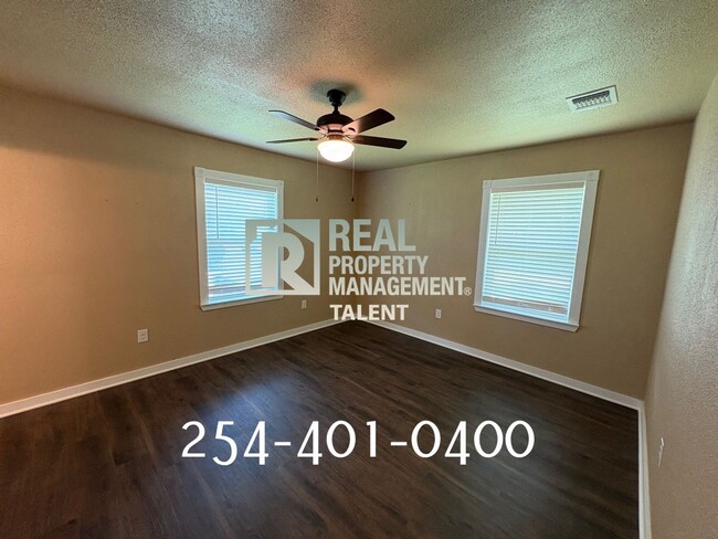 Building Photo - Newly Remodeled 2 Bed, 2 Bath Home - Templ...