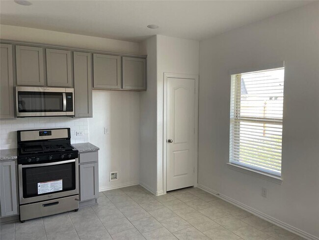 Building Photo - 31351 Horseshoe Meadow Bend Ln