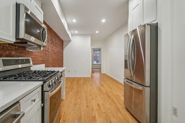 Building Photo - 815 Willow Ave