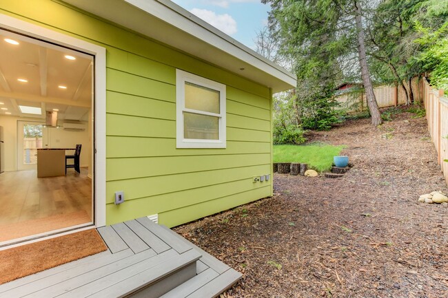 Building Photo - A Fresh, Open Home for a Relaxed Life by the Lake