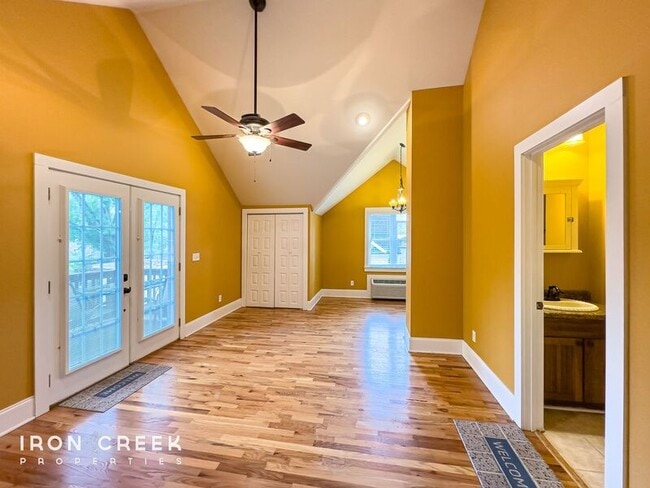 Building Photo - 90 Rumbough Pl