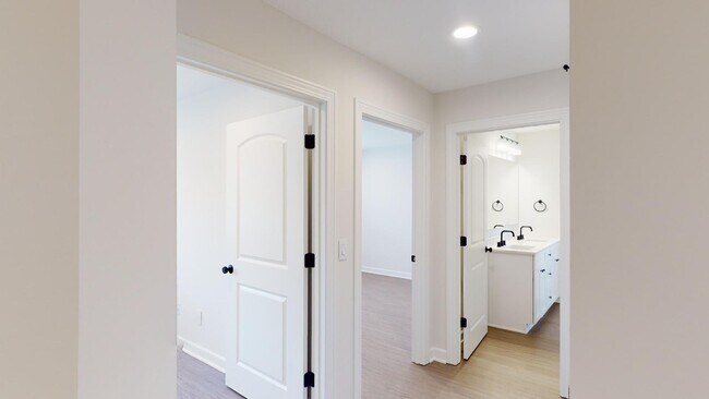 Building Photo - 908 Willow Pl