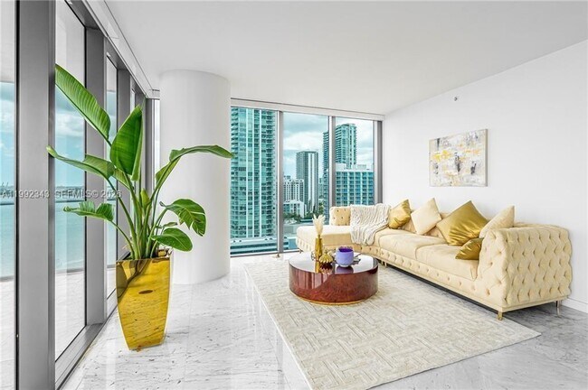 Building Photo - 3131 NE 7th Ave