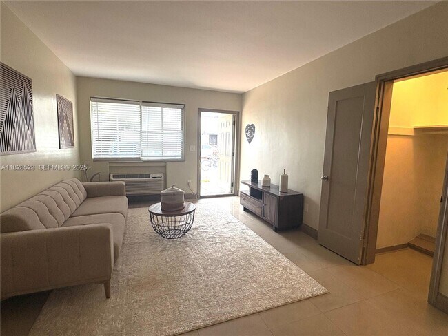 Building Photo - 503 75th St