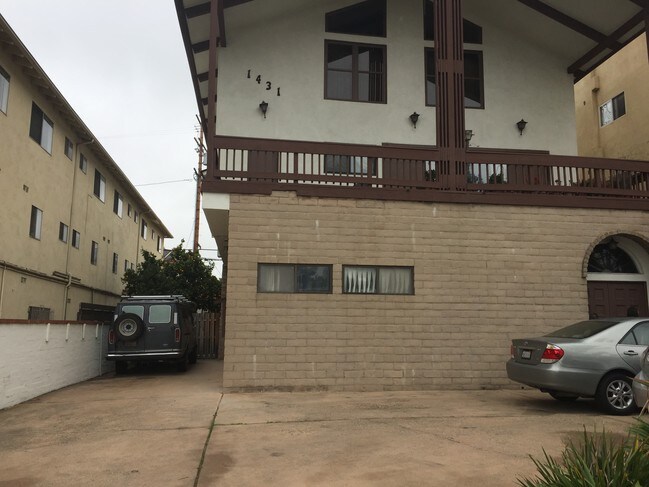 Building Photo - 1431 S Westgate Ave