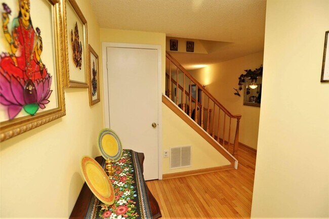 Building Photo - 181 Thoreau Dr