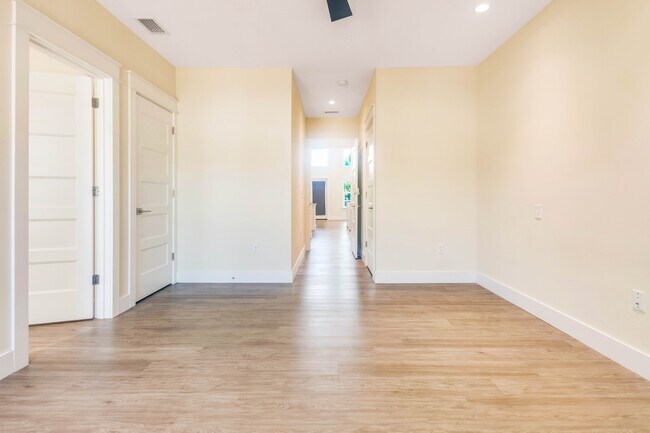 Building Photo - 340 Bluefish Dr