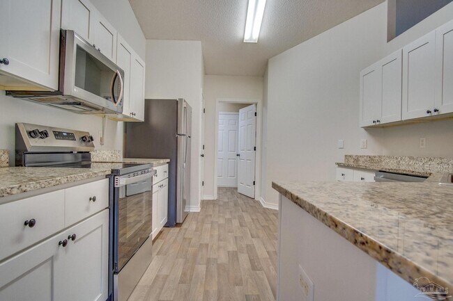 Building Photo - 2136 Ainsdale Ct