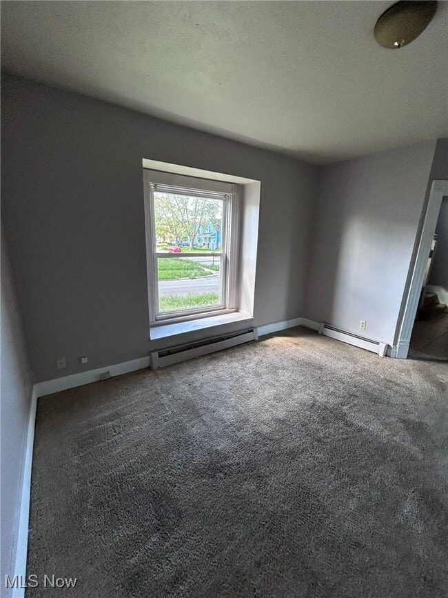 Building Photo - 2495 Apple Ave