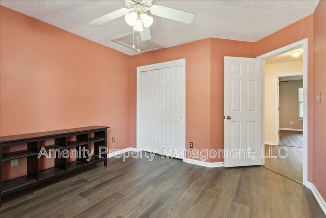 Building Photo - 1628 Willow Cv