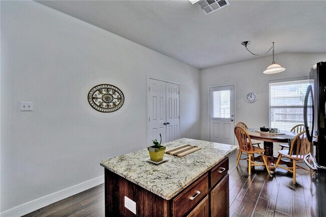 Building Photo - 124 Magpie Goose Ln