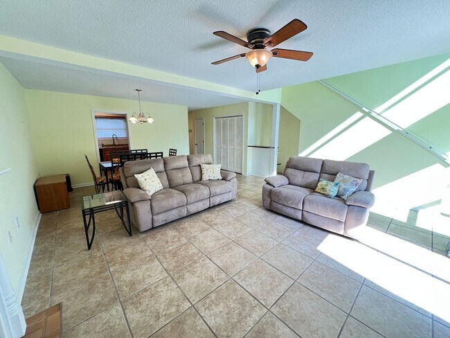 Building Photo - Furnished NMB Three-Bedroom Townhome is less than one mile from the Beach! Available Now!