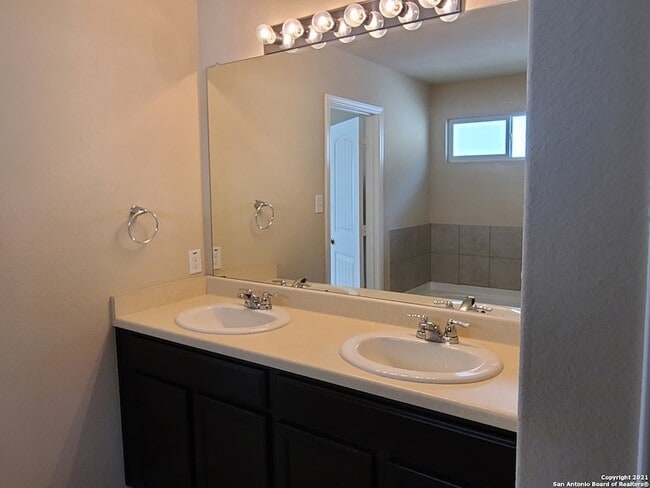 Building Photo - 12110 Sapphire River