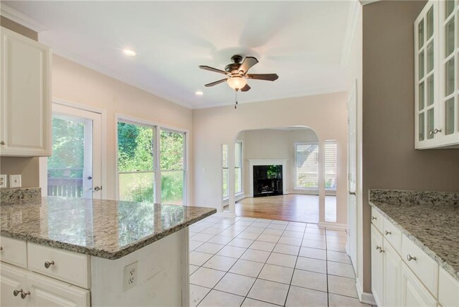 Building Photo - 2462 Empire Forest Dr