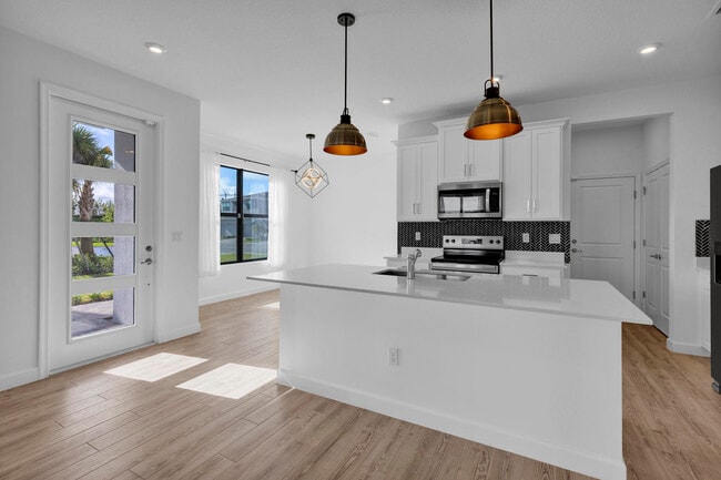 Building Photo - 14075 SW Thorens Dr