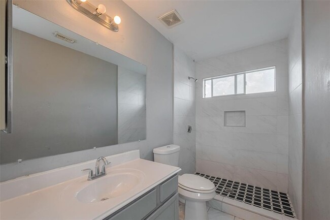Building Photo - 9926 Myrtle Field Ln