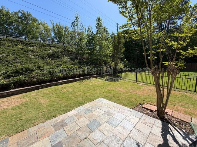 Building Photo - 5555 Falls Landing Dr