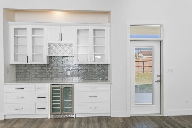 Building Photo - Oaks Of Windcrest