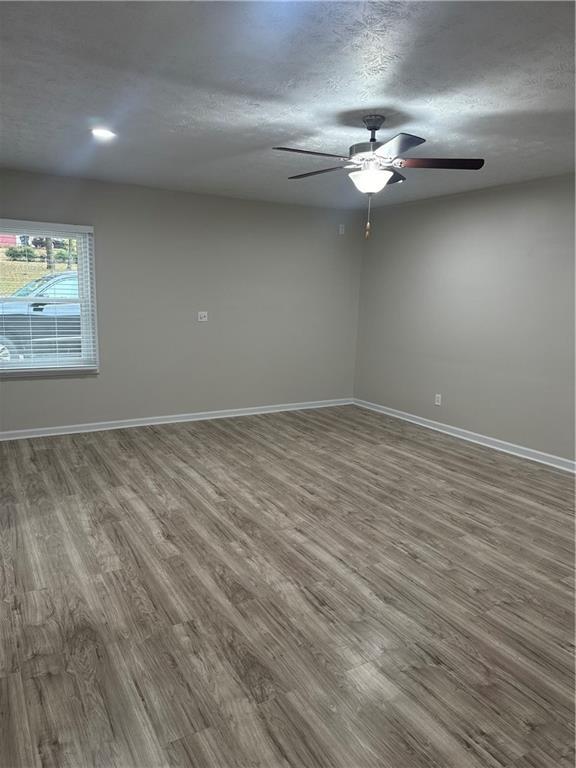 Building Photo - 820 Howard Ct SW