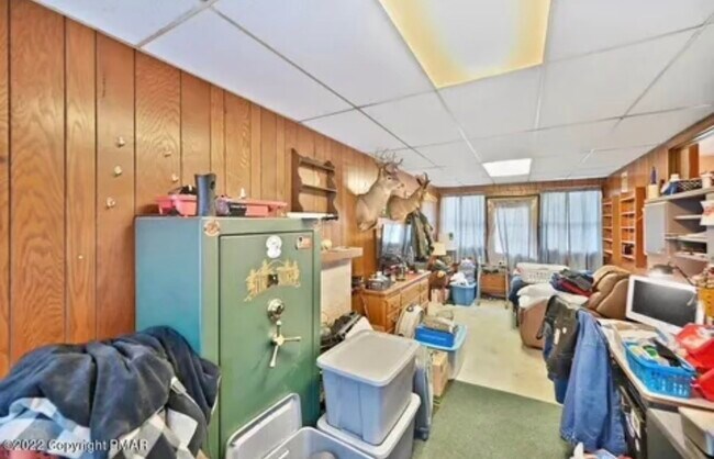 Building Photo - 400 Hemlock Dr