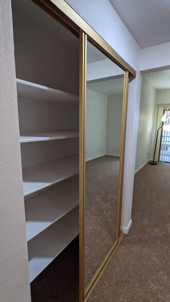 Building Photo - 4681 Albany Cir