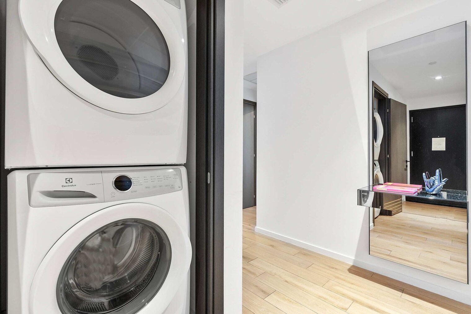 Building Photo - 398 NE 5th St