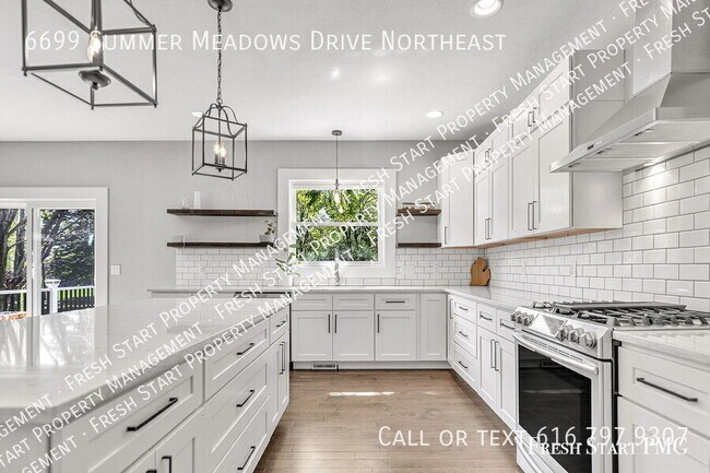 Building Photo - 6699 Summer Meadows Dr NE