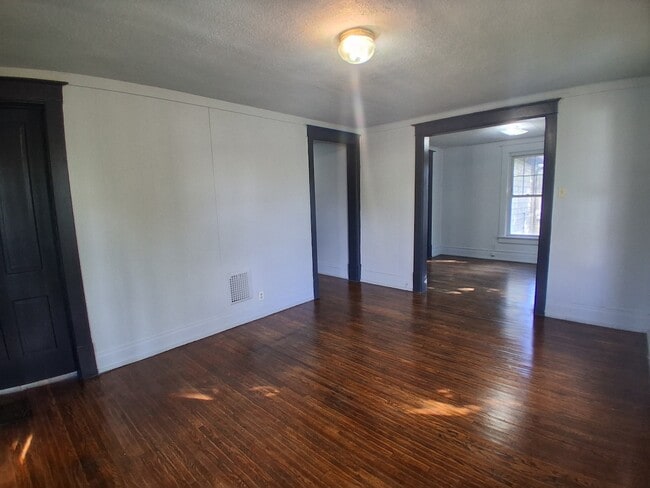 Building Photo - 503.5 Collett-