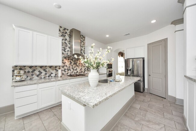 Building Photo - 1911 Sapphire Pines Ln