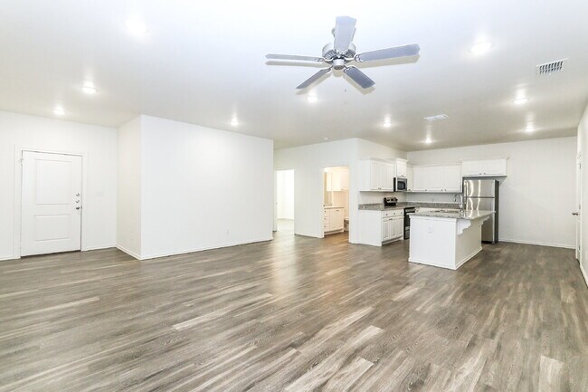 Building Photo - Beautiful Town Homes in NW Lubbock
