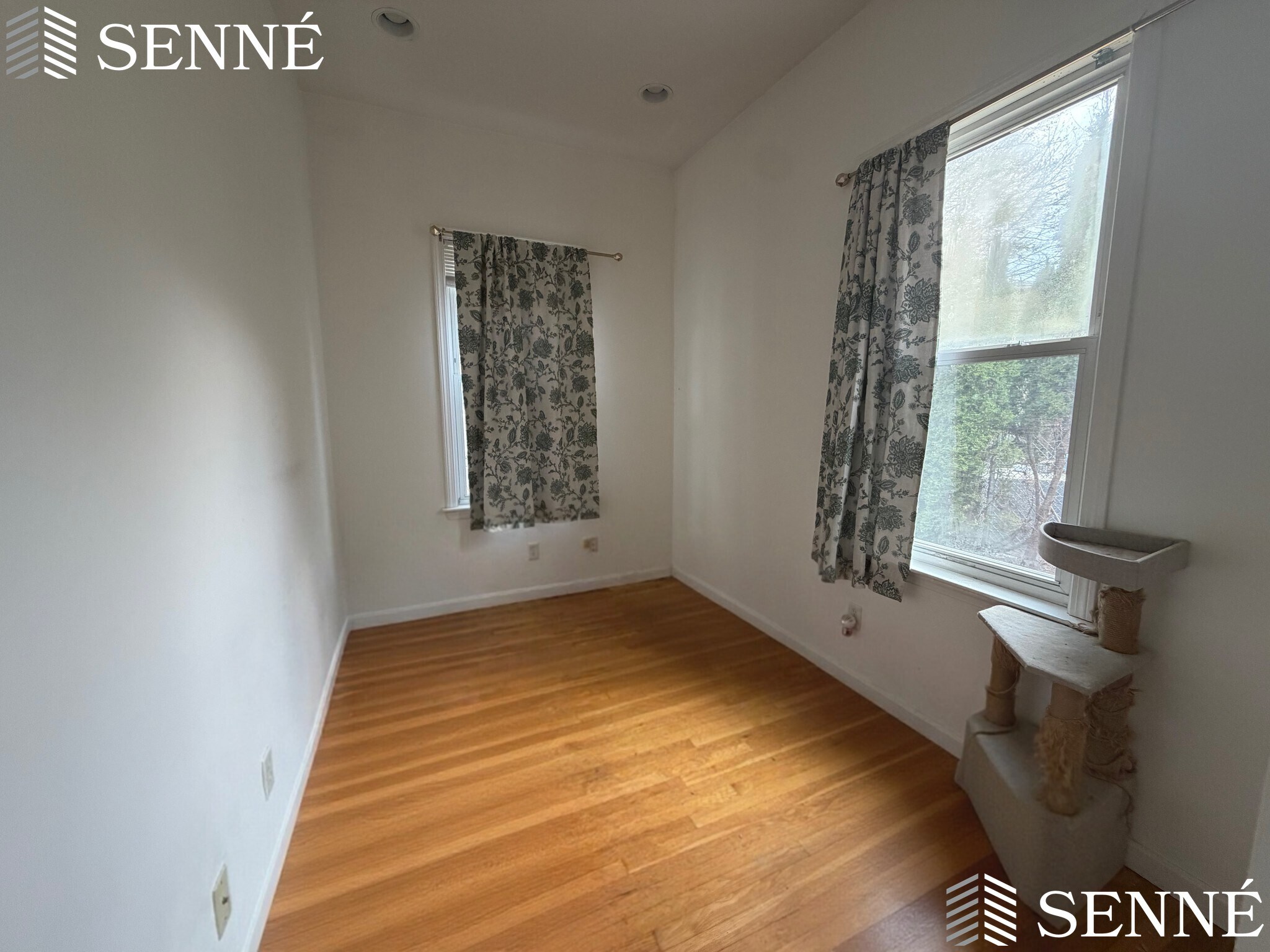 Building Photo - 340 Franklin St