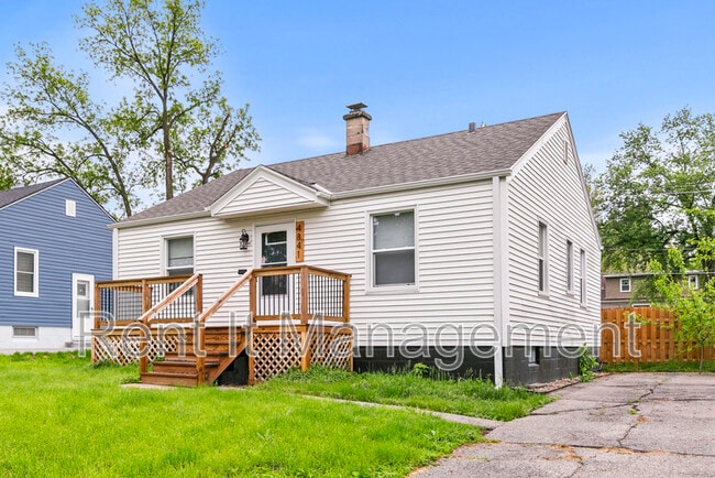 Building Photo - 4841 Pierce St