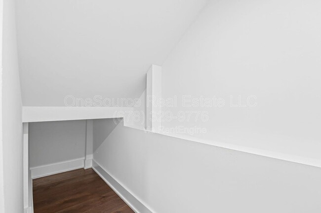 Building Photo - 201 New St