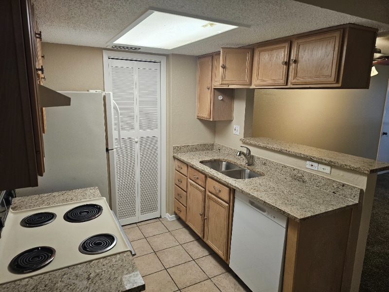 Building Photo - 2400 Jupiter Rd