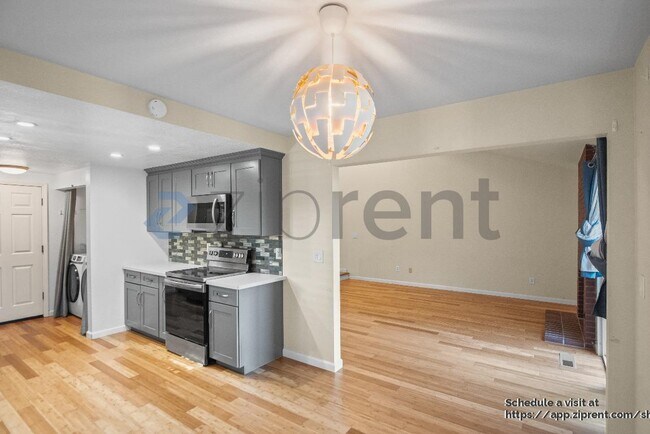 Building Photo - 7898 Gate Way