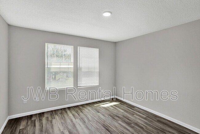 Building Photo - 1041 Oakley St