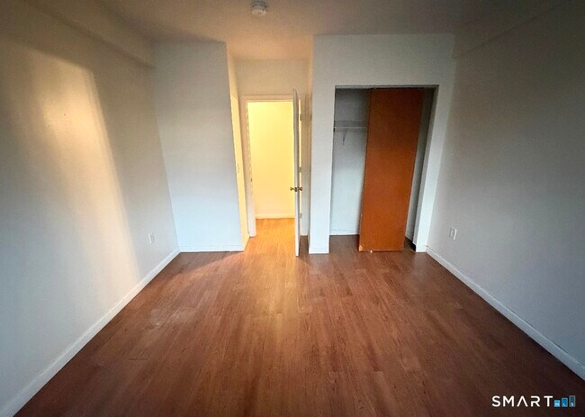 Building Photo - 54 Grafton St