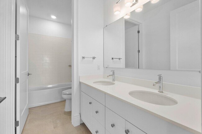 Building Photo - 12289 Waterstone Cir