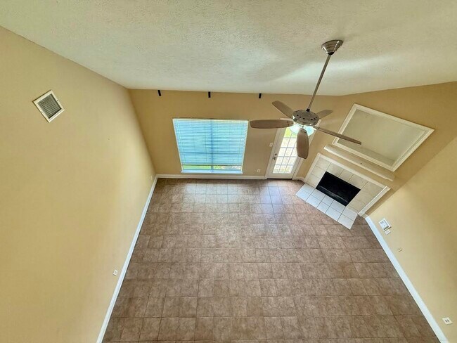 Building Photo - 17006 Maricella Cir