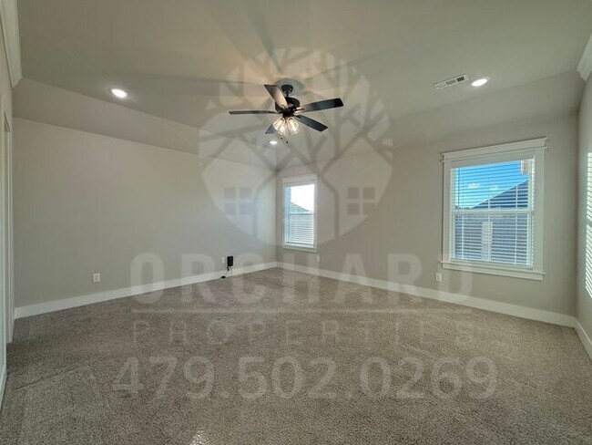 Building Photo - Tontitown- Single-Family Home- Desirable Hickorywood Plan- 4 Bedroom!