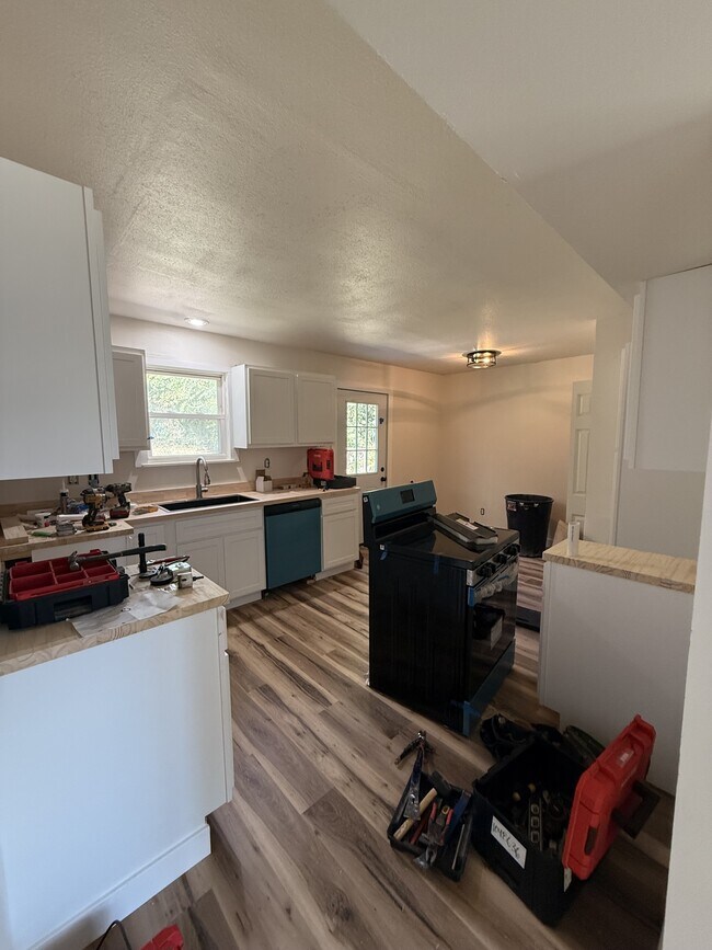 Building Photo - 45 Cedar Ridge Dr