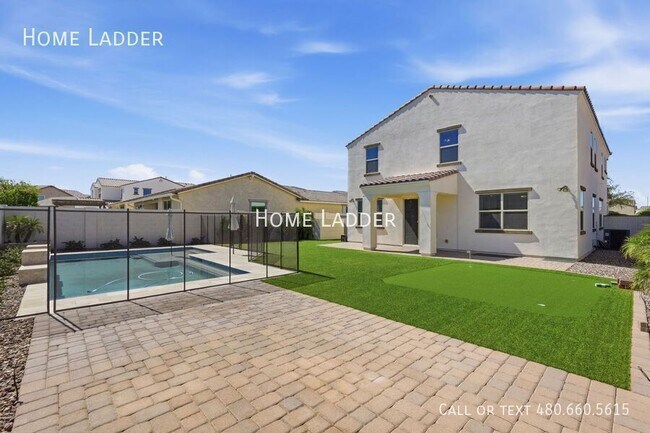 Building Photo - 9504 E Theia Dr