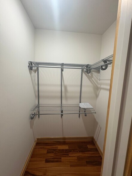 Building Photo - 4611 S Ellis Ave