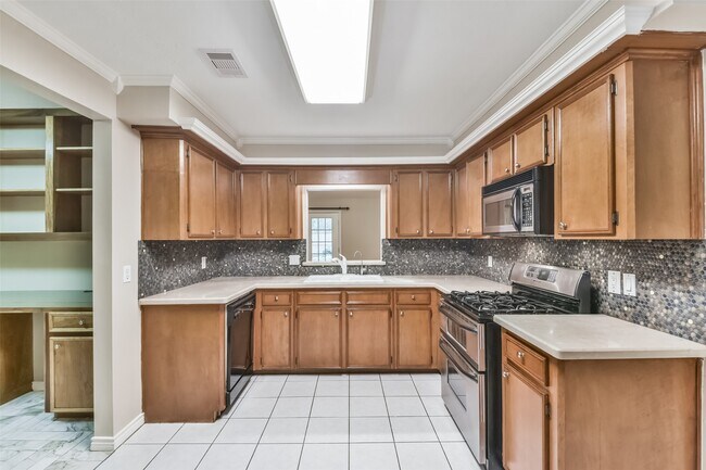 Building Photo - 20 Tulip Hill Ct