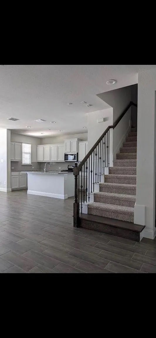 Building Photo - Room in Townhome on Henry Dr