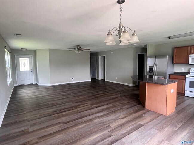 Building Photo - 15281 Tyler Mill Dr