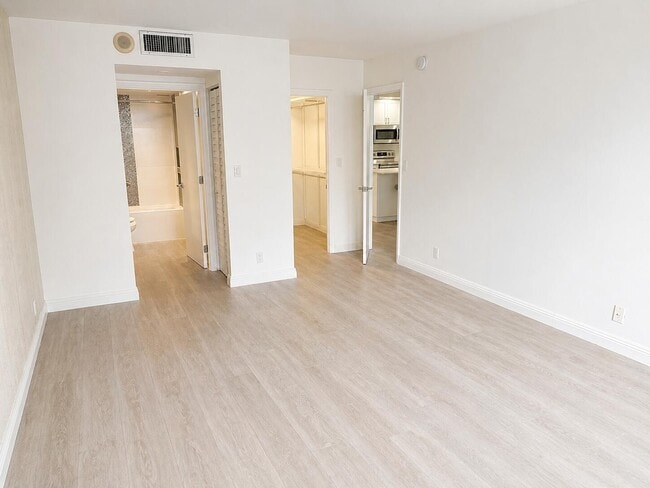 Building Photo - 600 Three Islands Boulevard
